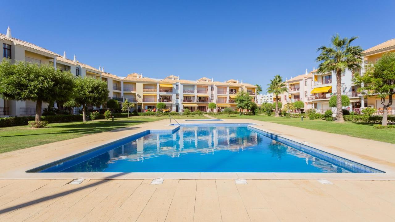 Serene Apartment W/ Balcony And Pool By Lovelystay Картейра Экстерьер фото